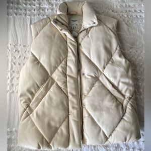 Abercrombie & Fitch Oversized Vegan Leather Quilted Vest